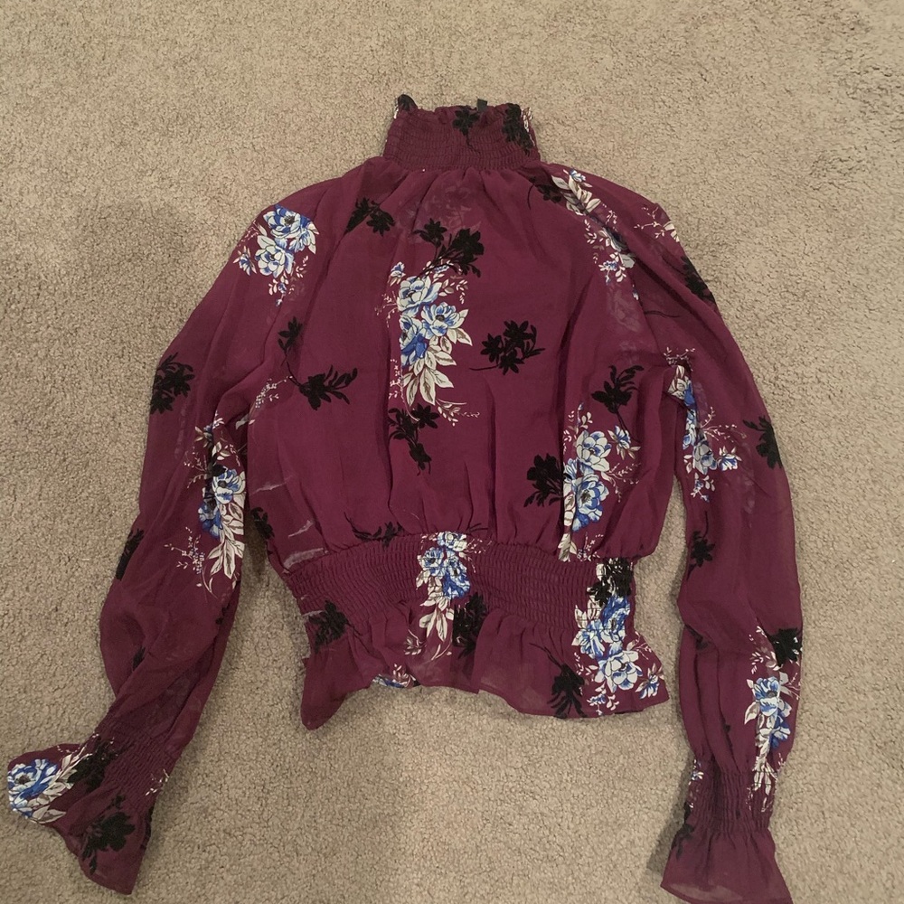 Never worn adorable shirt